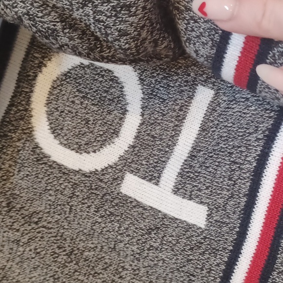 NIB Unisex Tommy Hilfiger Scarf & Hat Set - Picture 2 of 5
